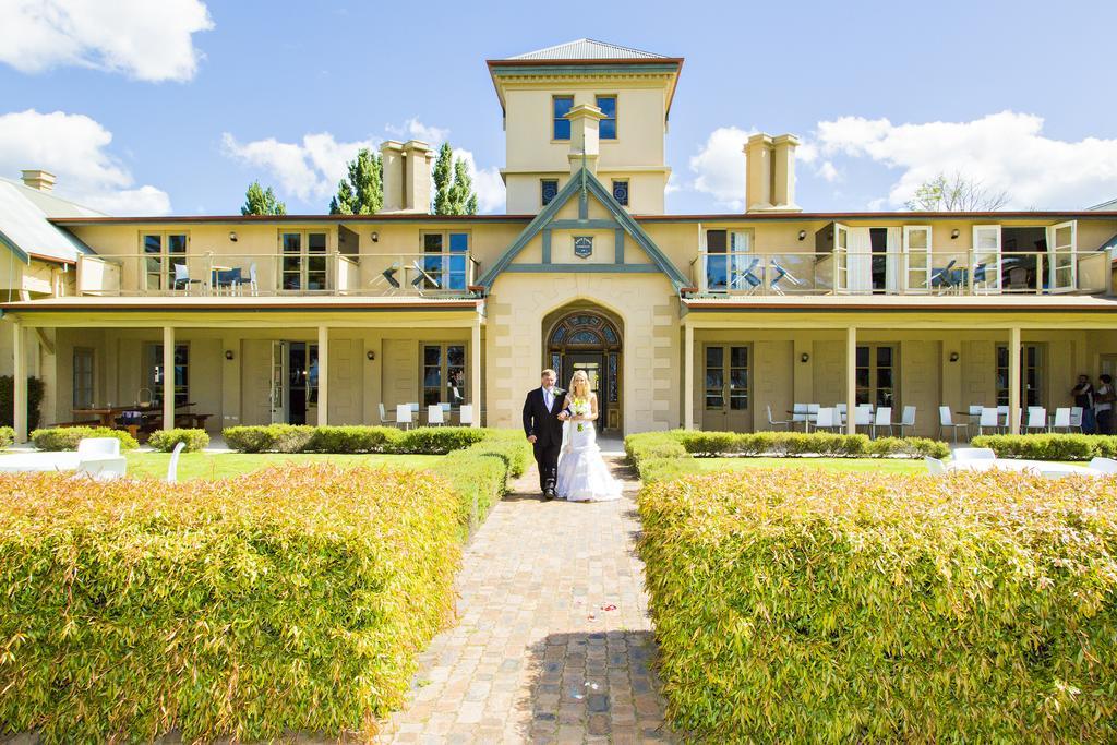 Seahorse Inn Hotel & Villas Идън Екстериор снимка